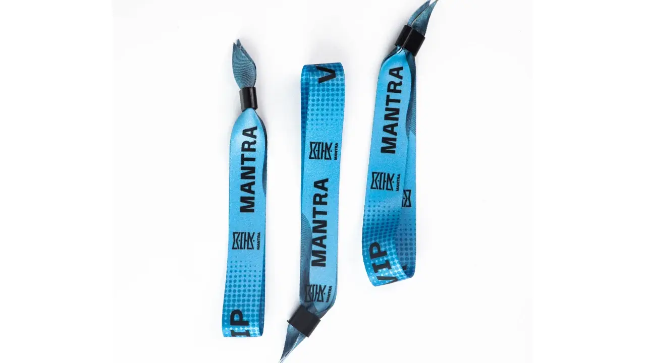 hampers-wristband-lanyard.webp